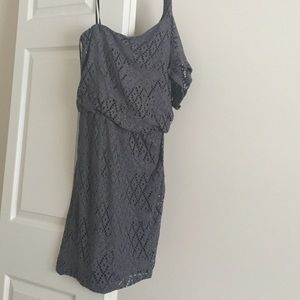 One short sleeve dress
