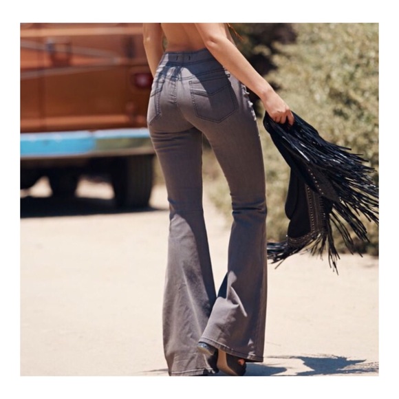 ‼️SOLD‼️Free People Pull on Kick Flare Jeans