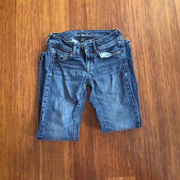 Medium wash American Eagle Jeans