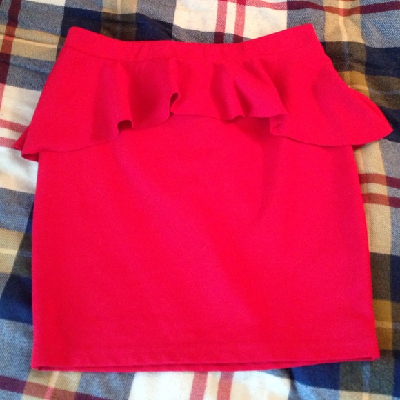 Candie's red peplum