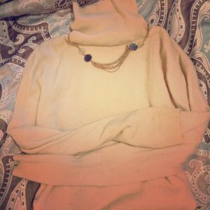 ❤️Beautiful cashmere turtle neck sweater❤️
