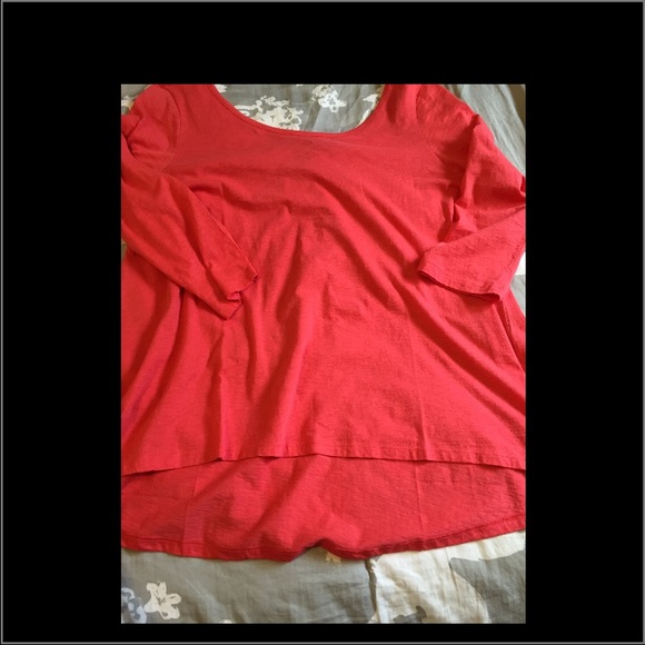 Adorable 💕Coral spring top💕 - Picture 3 of 4