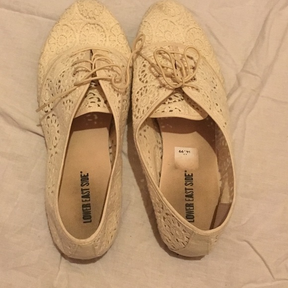 Lace/crochet flats in cream