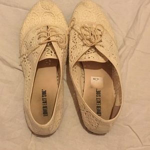 Lace/crochet flats in cream