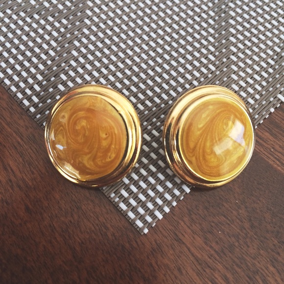 Yellow swirl vintage earrings