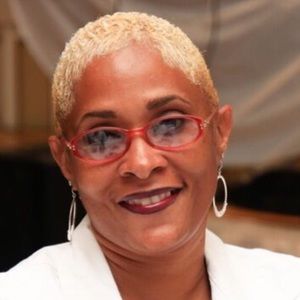 Hello Poshers! My name is Tesha.