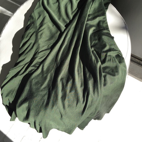 ❌BUNDLED❌Green silk dress - Picture 2 of 4