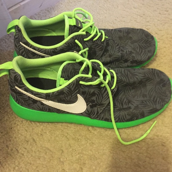 Roshe run print (GS)