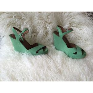 Matiko wedge in a pretty Aqua color