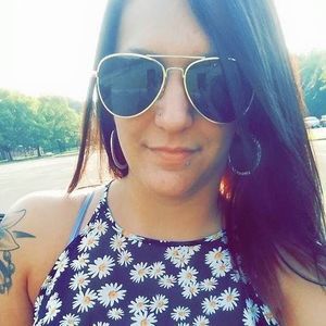 Meet your Posher, Melissa
