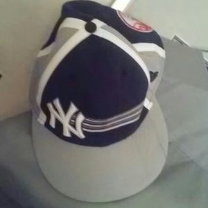 YANKEES BASEBALL CAP