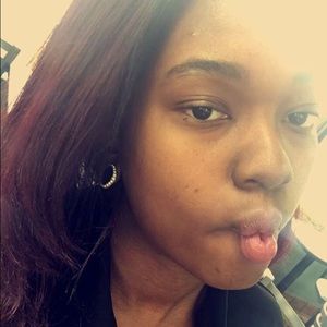 Meet your Posher, Leah