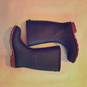 KIDS RAINBOOTS SIZE 2