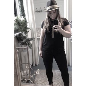 Meet your Posher, Sky