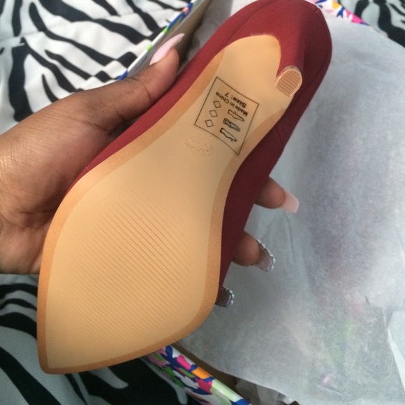 Wine color high heel pumps 👠👠 - Picture 3 of 4