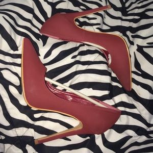 Wine color high heel pumps 👠👠