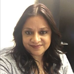 Meet your Posher, Dina