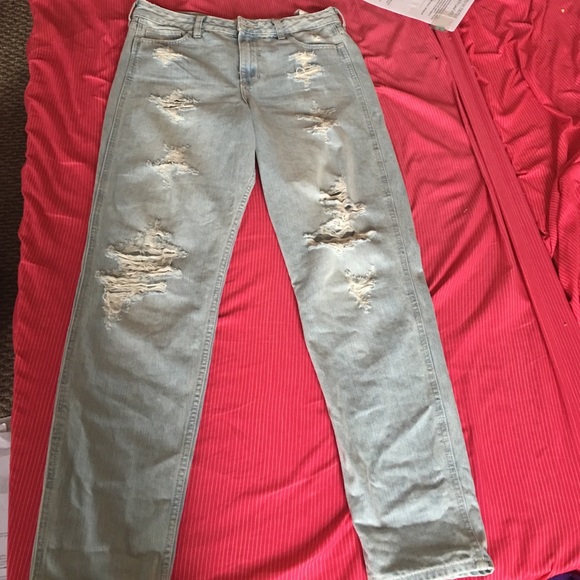 Hollister ripped denim in great condition. πππ - Picture 4 of 4