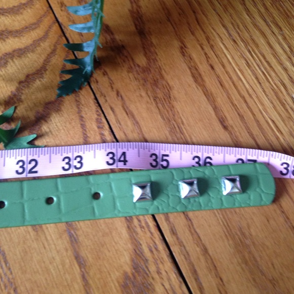 💕 Green genuine leather studded belt💕💕💕💕💕💕 - Picture 3 of 4