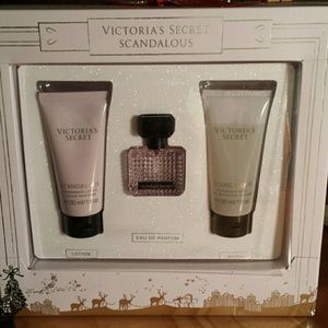 Victoria's Secret Scandalous fragrance gift set