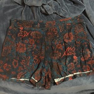 Patterned cloth shorts