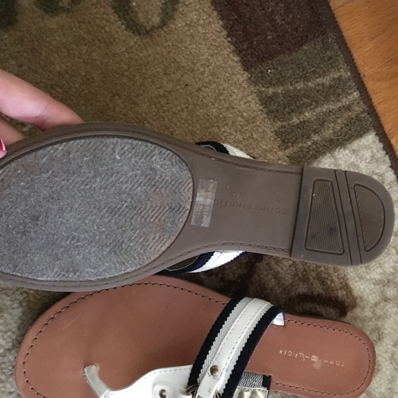 Tommy Hilfiger flip flops - Picture 3 of 3