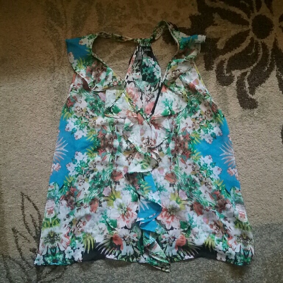 Size Large multi colored top 🥳🥳🥳 - Picture 1 of 2