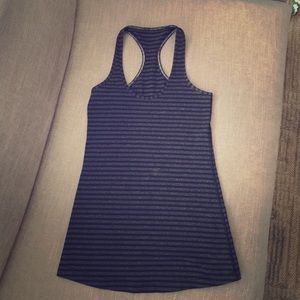 Lululemon tank - size 4 - great condition