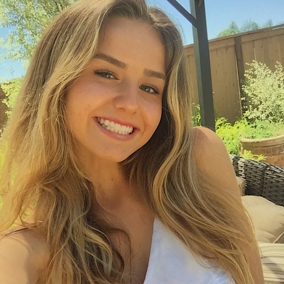 Kendall Caroline🌸😊 - Picture 2 of 3