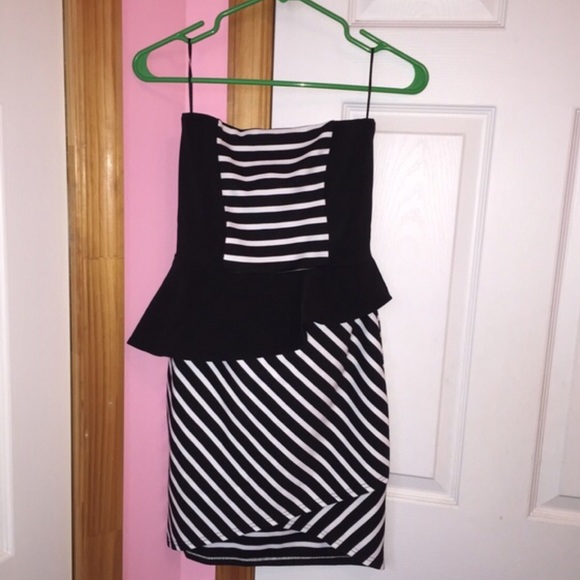 NWT ASOS STRIPED DRESS - Picture 3 of 4