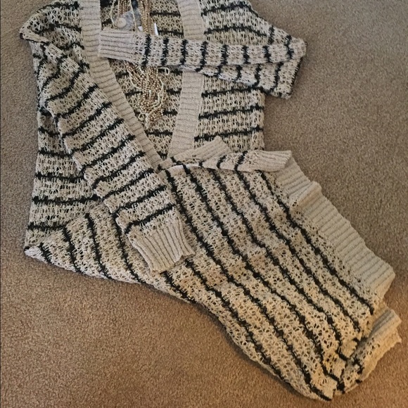 Jessica Simpson Crocheted cardigan - Picture 2 of 4