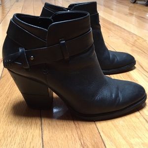 Dolce Vita Haelyn Booties