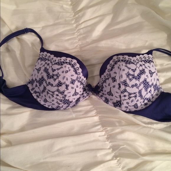 Very sexy Victoria secret push up bra.