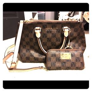 Michael Kors Sutton bag and matching wallet