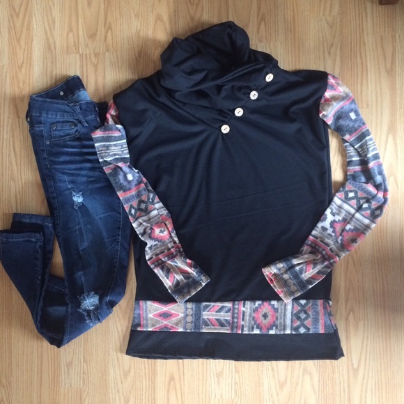 Tops - Aztec Pullover