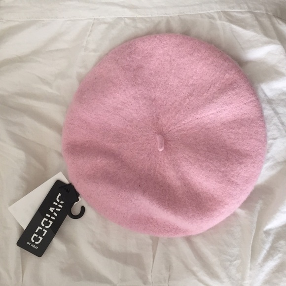 👊🏼 SOLD: NWT Baby Pink French Beret Hat