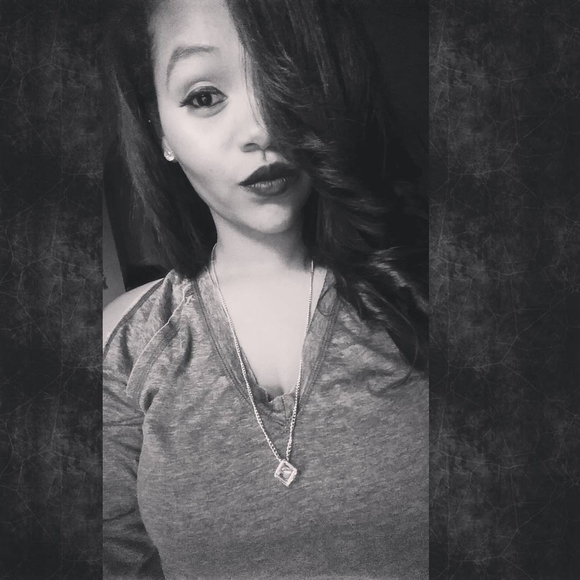 Meet your Posher, Kayla