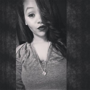 Meet your Posher, Kayla