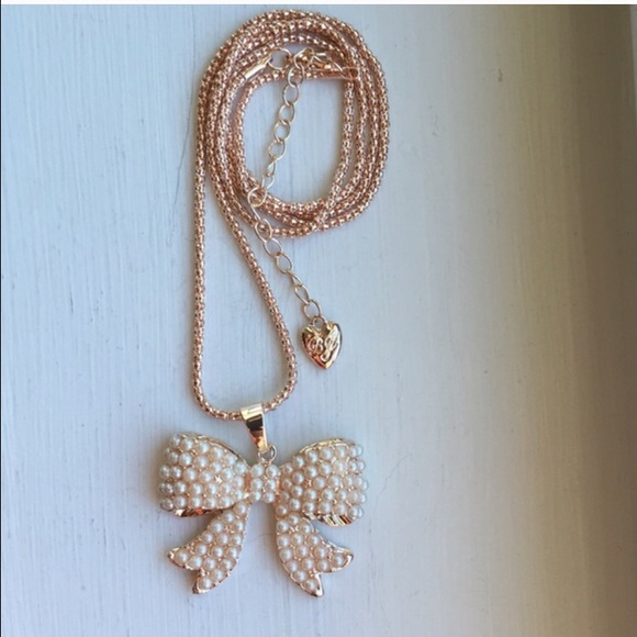 Betsey Johnson Jewelry - Betsey Johnson Pearl Bow Pendant Necklace New 28"