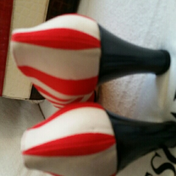 Escada ITALIAN made pumps VINTAGE - Picture 4 of 4