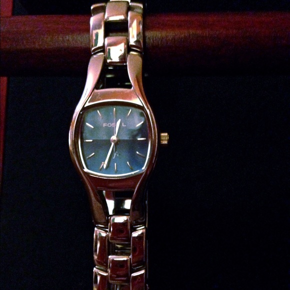 Ladies Fossil Silver Watch w/ombré blue face - Picture 1 of 4
