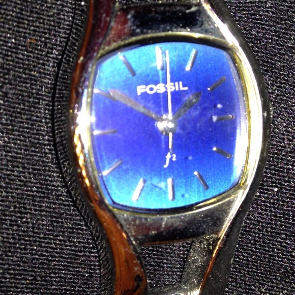 Ladies Fossil Silver Watch w/ombré blue face - Picture 2 of 4