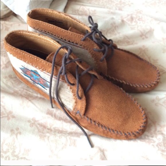 Minnetonka moccasin booties