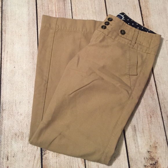 Size 4, Short Khaki Pants