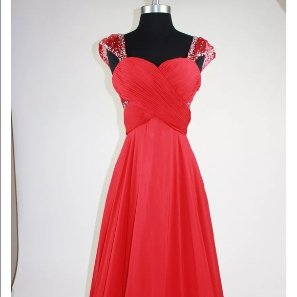 Stunning gown worn once!!size small