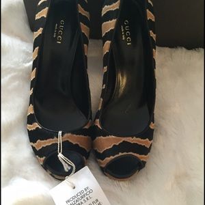 Gucci Nappa Charlotte Pony Animalier Pumps