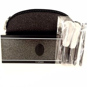 Keepsake/Mac In Extra Dimension Brush Kit w/case