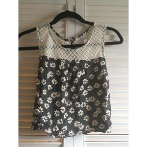 Lace & daisy top