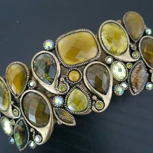 MOVING SALE, MAKE ME AN OFFER!Green Stone Bracelet