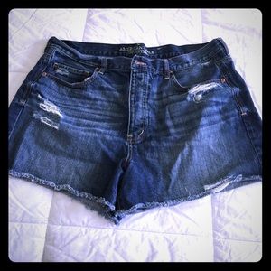 American eagle boyfriend distressed shorts